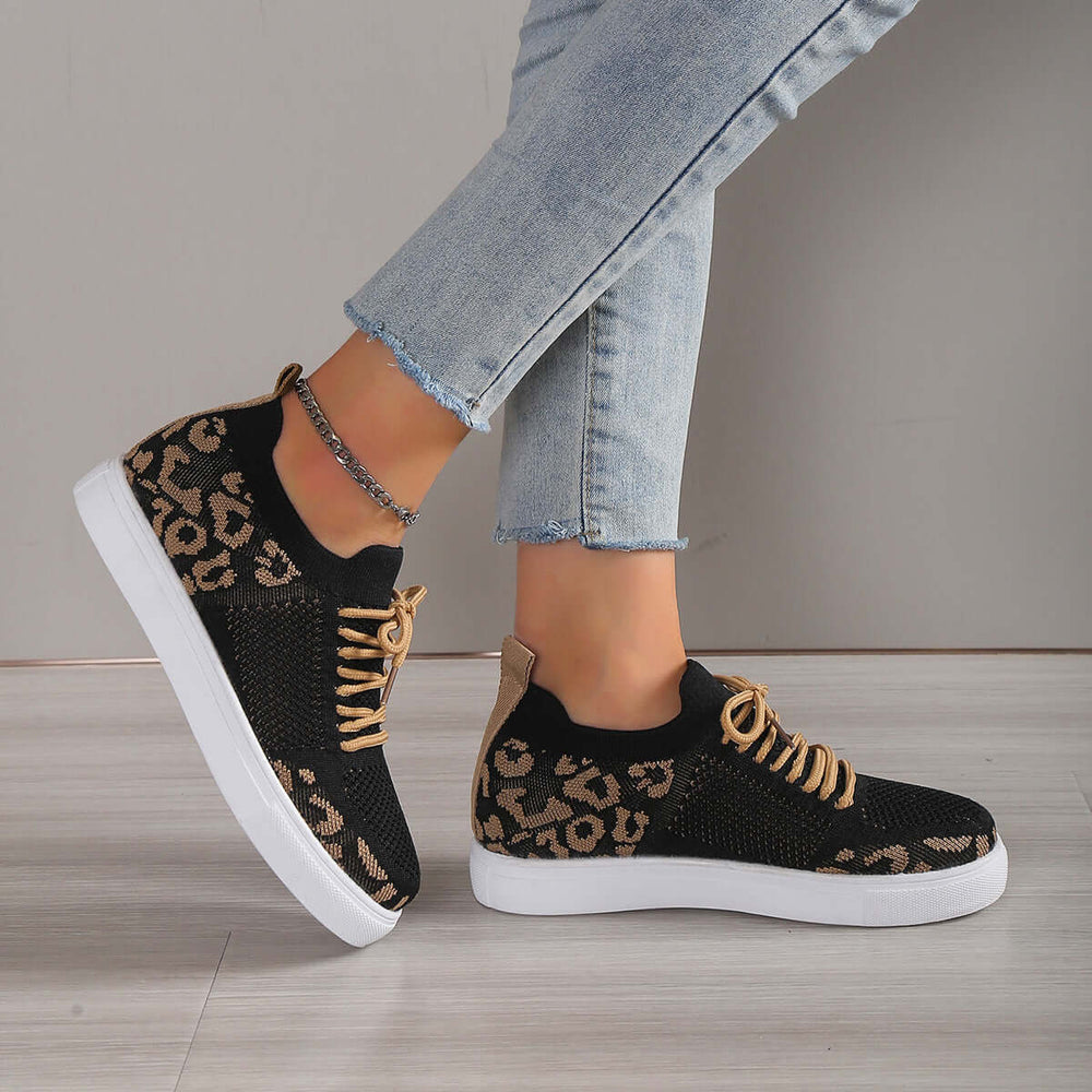 Comfortable Lace-Up Leopard Flat Sneakers Design